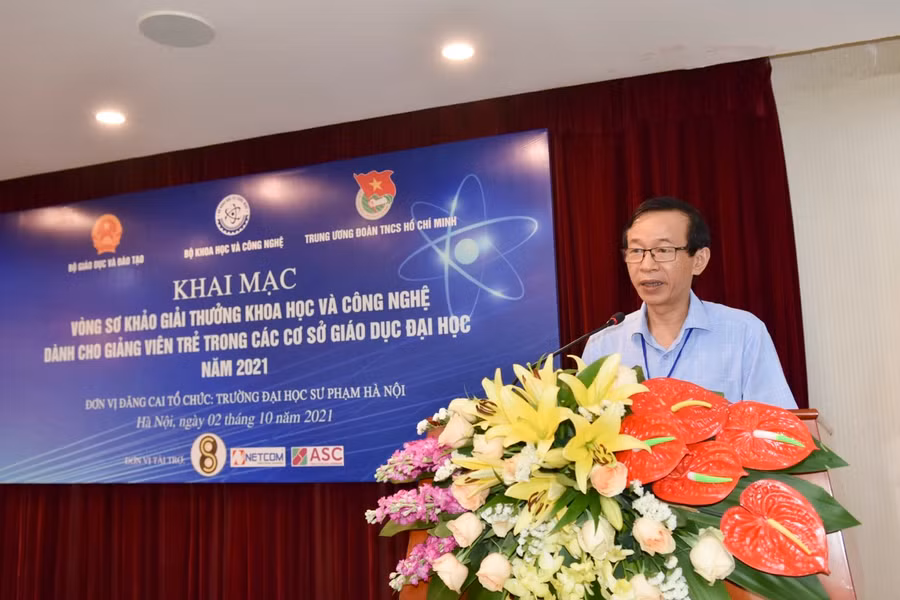 GS.TS Nguyễn Văn Minh, Hiệu trưởng Trường ĐH Sư phạm Hà Nội phát biểu tại khai mạc vòng sơ khảo .