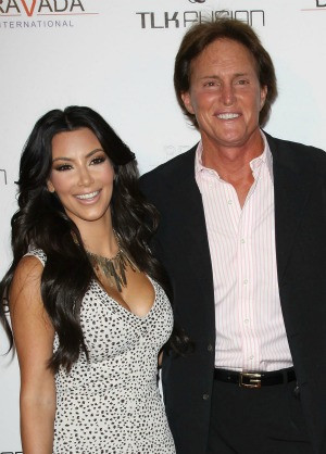 Cô Kim rất thân thiết với bố dượng