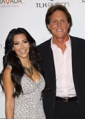 Cô Kim rất thân thiết với bố dượng