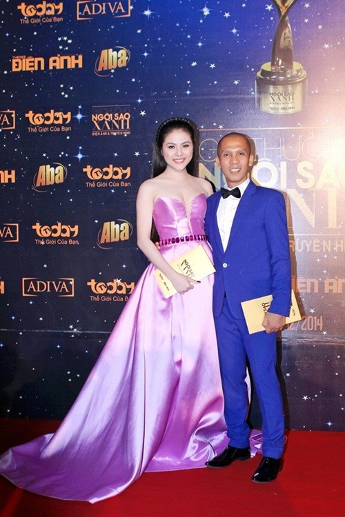 Hai mỹ nhân 9X chuyên trị style ‘già chát’ - ảnh 15 Hình ảnh: Hai mỹ nhân 9X chuyên trị style ‘già chát’ số 15