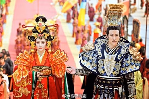 Cảnh hầu triều trong Võ Mị Nương Truyền Kì 