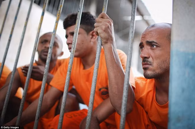 Vụ bạo loạn nổ ra do hai nhóm phạm nhân 