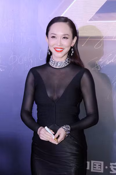 Xuất hiện quá gợi cảm, Phạm Văn Phương bị nghi tu sửa vòng 1 2