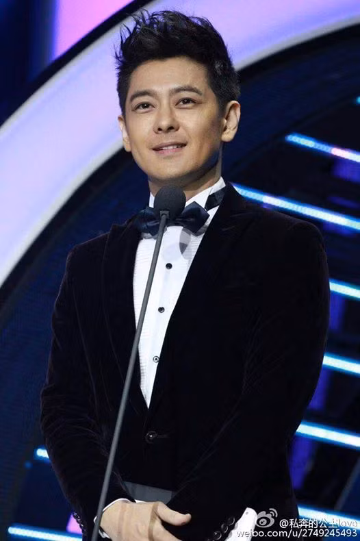 Xuất hiện quá gợi cảm, Phạm Văn Phương bị nghi tu sửa vòng 1 5