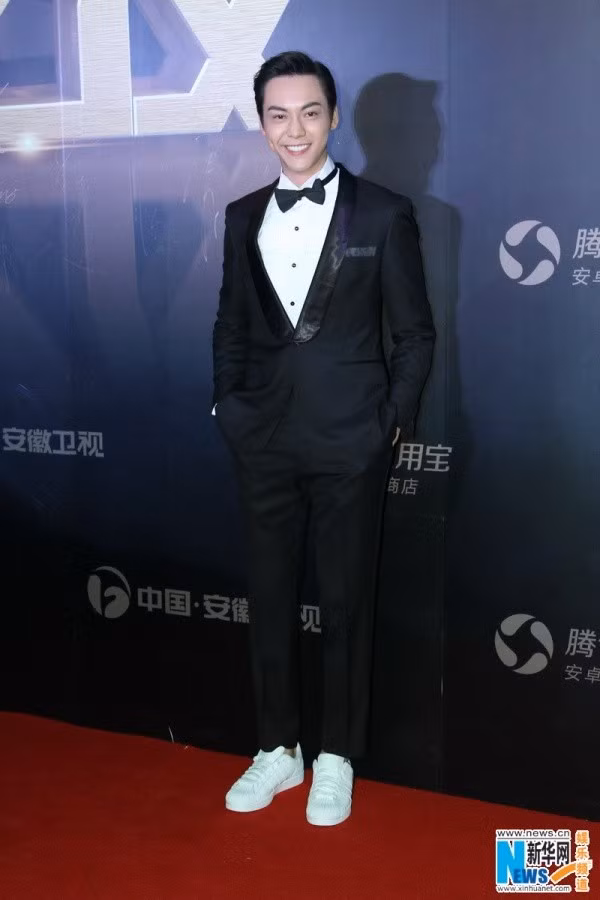 Xuất hiện quá gợi cảm, Phạm Văn Phương bị nghi tu sửa vòng 1 7