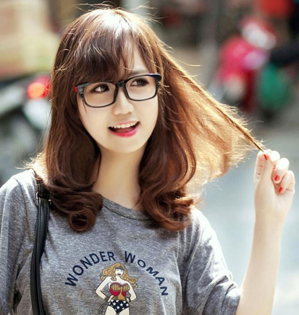 4 hot girl xinh đẹp của Đại học Hà Nội