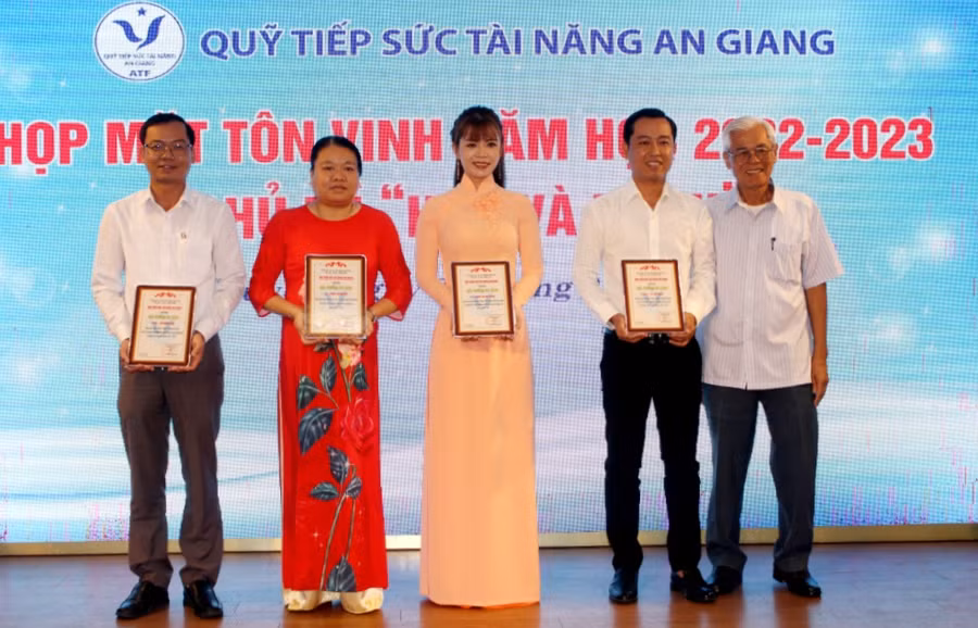 Sau hơn 12 năm hoạt động, Quỹ Tiếp sức Tài năng An Giang đã hỗ trợ, khen thưởng cho hơn 1.500 học sinh, sinh viên, cá nhân tiêu biểu.