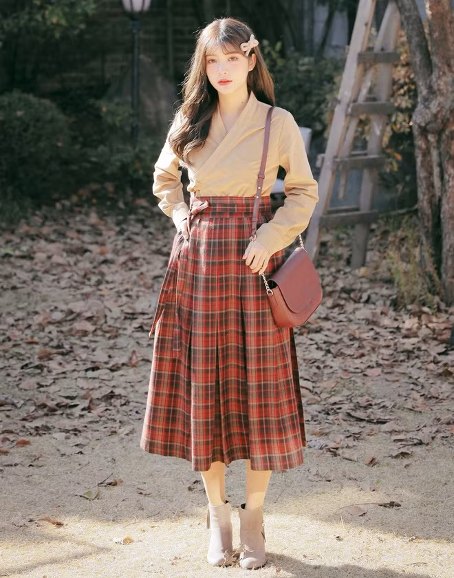 Cách phối đồ kẻ caro được các cô gái yêu thích ảnh 4