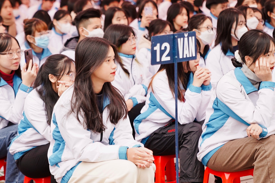Học sinh Trường THPT Sơn Tây, Hà Nội. Ảnh: Vân Anh