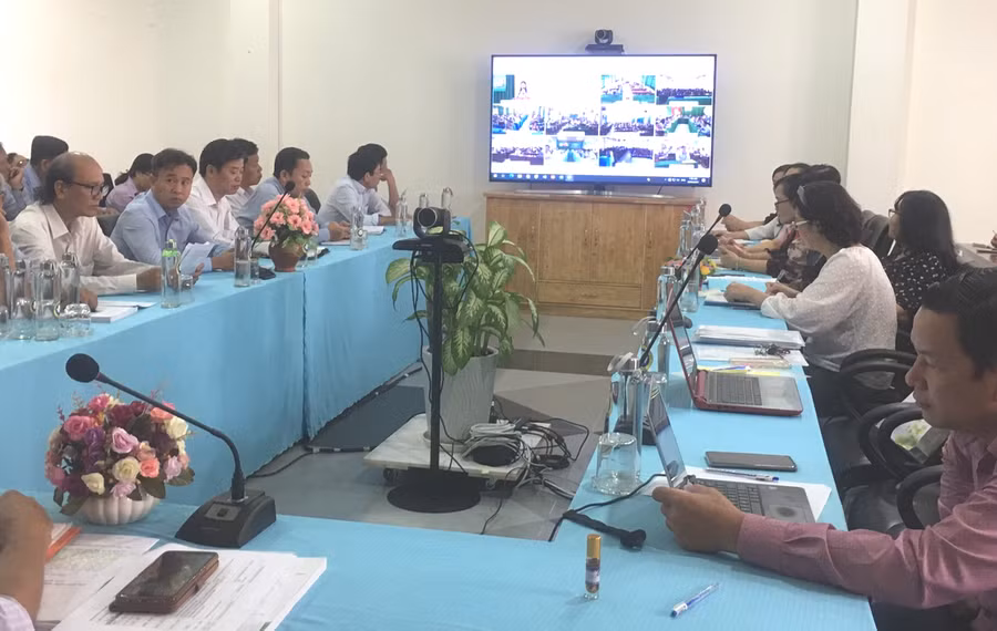 Sở GD&amp;ĐT Đồng Tháp bồi dưỡng cán bộ quản lý, giáo viên bằng hình thức trực tuyến, điểm cầu chính đặt tại Sở GD&amp;ĐT.