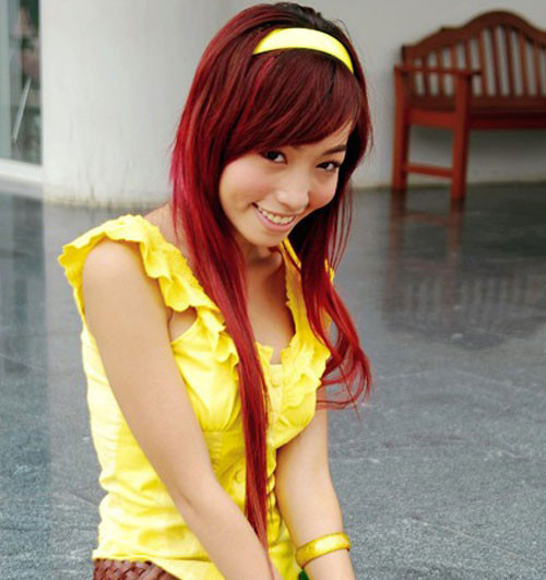 Nhan sắc Elly Trần, Thủy Tiên thời da chưa trắng, cằm chưa nhọn ảnh 1 Nhan sắc Elly Trần, Thủy Top thời chưa nổi tiếng - 1