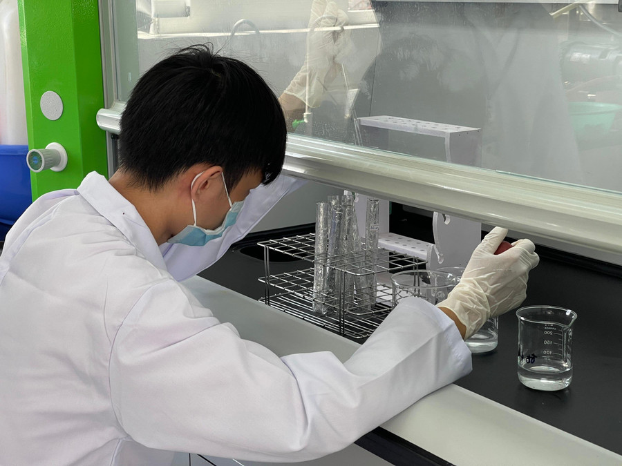 Sinh viên Trường ĐH Công nghiệp Thực phẩm TP Hồ Chí Minh. Ảnh: NTCC