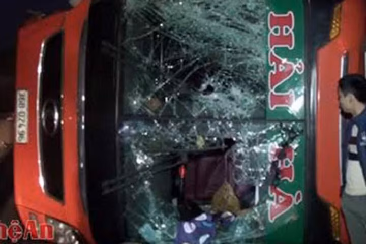 Phát hiện bất thường ở xe khách chở 40 người bị tai nạn
