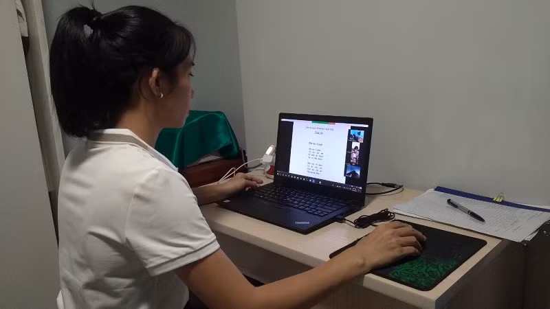 Trao quyền tự chủ trong quá trình dạy học trực tuyến giúp giáo viên thêm chủ động, sáng tạo trong bài giảng. Ảnh: NTCC