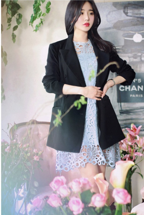 Những mẫu váy ren thanh lịch Nhung mau vay ren thanh lich