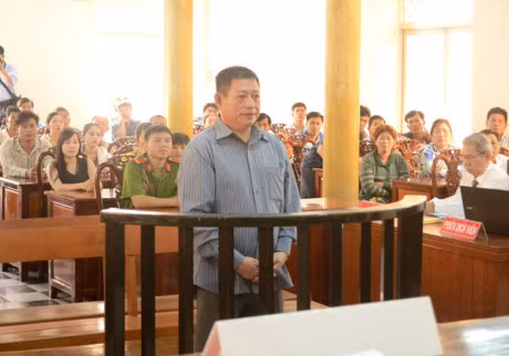 Xet xu nguyen Trung ta Cong an Campuchia dung sung ban chet nguoi - Anh 1