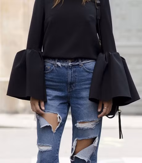 Bi quyet cac nang cong so phai biet de dien ngay ao tay loe sang chanh di lam - Anh 2