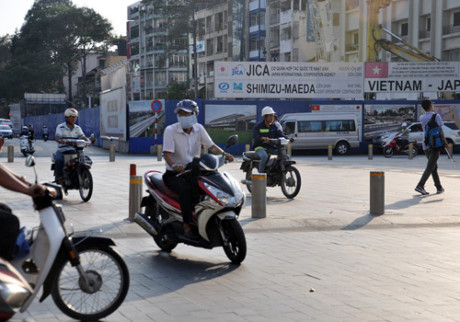 Vỉa hè quận 1 trước và sau khi ông Đoàn Ngọc Hải Via he quan 1 truoc va sau khi ong Doan Ngoc Hai