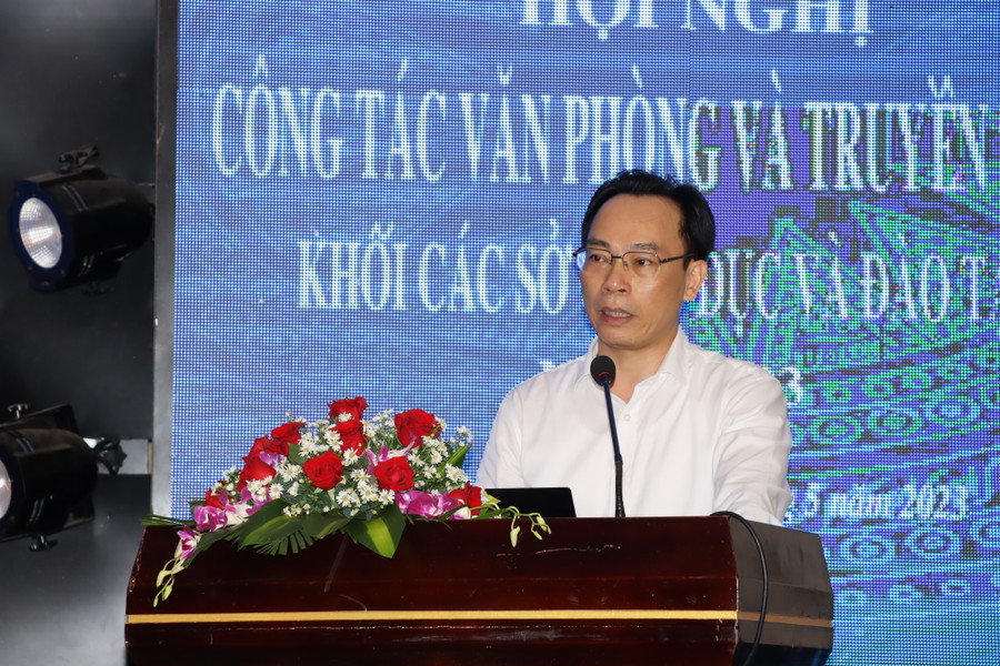 Thứ trưởng Hoàng Minh Sơn phát biểu chỉ đạo tại Hội nghị công tác văn phòng và truyền thông khối các Sở GD&amp;ĐT năm 2023.