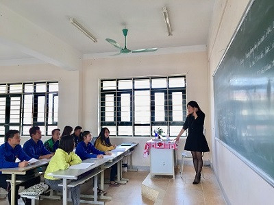 Giờ học của SV khoa Sử - Địa Trường ĐH Tây Bắc Giờ học của SV khoa Sử - Địa Trường ĐH Tây Bắc