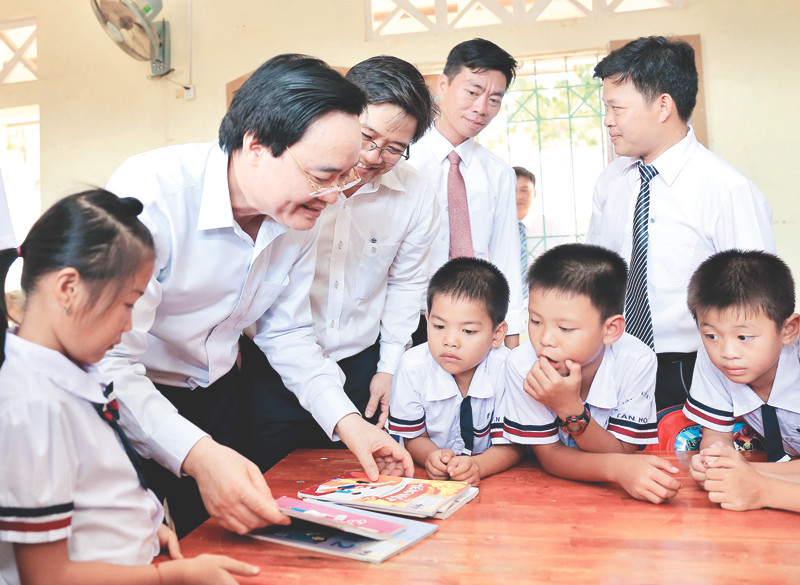 Bộ trưởng Bộ GD&ĐT Phùng Xuân Nhạ: Quan trọng là tháo gỡ “điểm nghẽn”