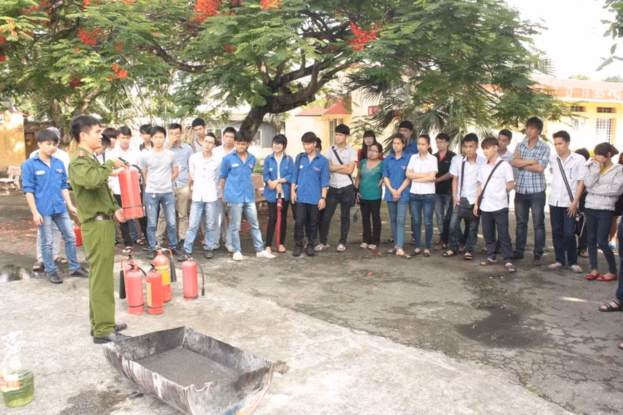 Đẩy mạnh kỹ năng phòng cháy, chữa cháy trong nhà trường