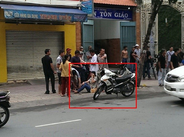 Trả lời báo chí, chân dài thừa nhận cô gây ra tai nạn và một số người trong ê-kíp của Thanh Hằng đã đưa nạn nhân đến bệnh viện, đồng thời không muốn sự việc rùm beng trên báo chí. Một số nguồn tin còn tố Thanh Hằng đã lái xe bỏ chạy sau khi gây ra tai nạn và ghi lại sự việc bằng clip. Tuy nhiên, đến thời điểm này, chưa có bất kỳ video nào xuất hiện. Trước tin đồn ác ý cho rằng siêu mẫu gây tai nạn rồi bỏ trốn, phía Thanh Hằng lên tiếng bác bỏ. Trả lời báo chí, chân dài thừa nhận cô gây ra tai nạn và một số người trong ê-kíp của Thanh Hằng đã đưa nạn nhân đến bệnh viện, đồng thời không muốn sự việc rùm beng trên báo chí. Việc cho rằng mình chỉ hé mở cửa và cô gái trẻ là người đâm sầm vào cùng cách hành xử của Thanh Hằng với nạn nhân hiện vẫn đang gây tranh cãi với nhiều người.