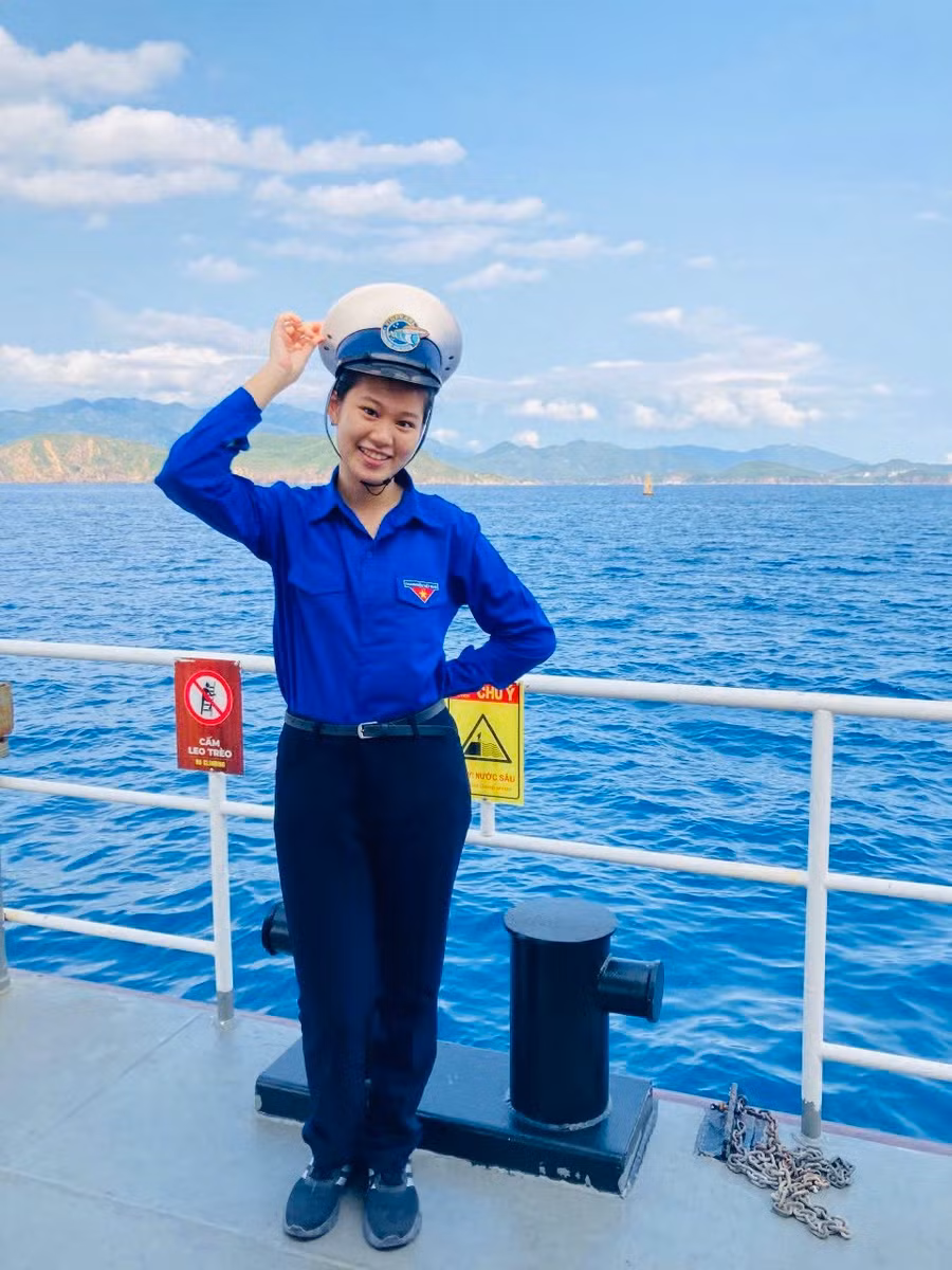 Đặng Cát Tiên trong một hoạt động trải nghiệm hướng về biển đảo. (Ảnh NVCC)