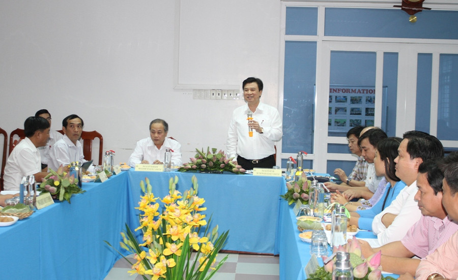Thứ trưởng Nguyễn Hữu Độ phát biểu tại buổi làm việc với Phòng GD&ĐT TP Cao Lãnh