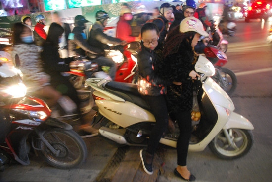 Người dân Thủ đô chật vật vì... Countdown ảnh 3