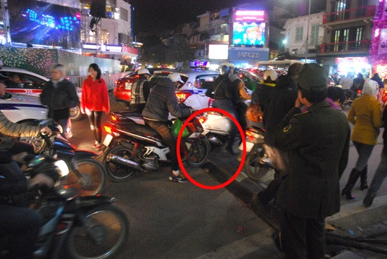 Người dân Thủ đô chật vật vì... Countdown ảnh 2