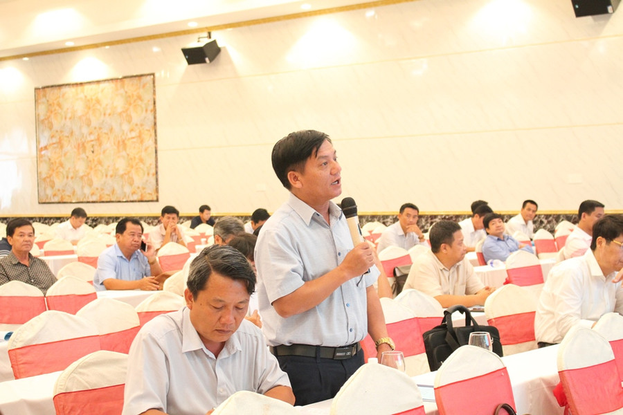 Các đại biểu thảo luận tại Hội nghị. Các đại biểu thảo luận tại Hội nghị.