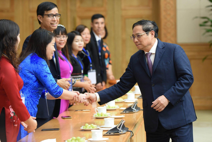 Thủ tướng Chính phủ Phạm Minh Chính gặp mặt các nhà giáo tiêu biểu. Thủ tướng Chính phủ Phạm Minh Chính gặp mặt các nhà giáo tiêu biểu.