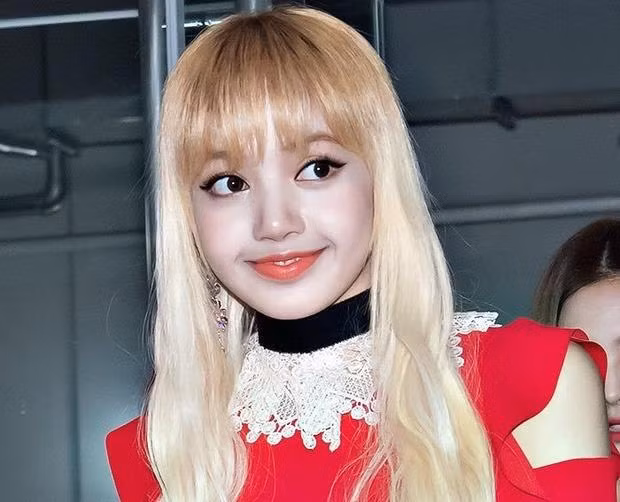 Ngoại hình khác xa sau 10 năm ra mắt của Lisa (Black Pink), G-Dragon, Ji Hyo (TWICE)...