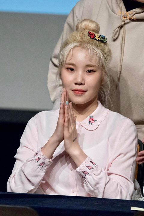 Ngoại hình khác xa sau 10 năm ra mắt của Lisa (Black Pink), G-Dragon, Ji Hyo (TWICE)... ảnh 13 Than tuong Kpop co ngoai hinh khac xa sau 10 nam ra mat hinh anh 13 cfs14224_cho_minh_hoi_tai_sao_cac_ban_lai_cho_rang.jpg