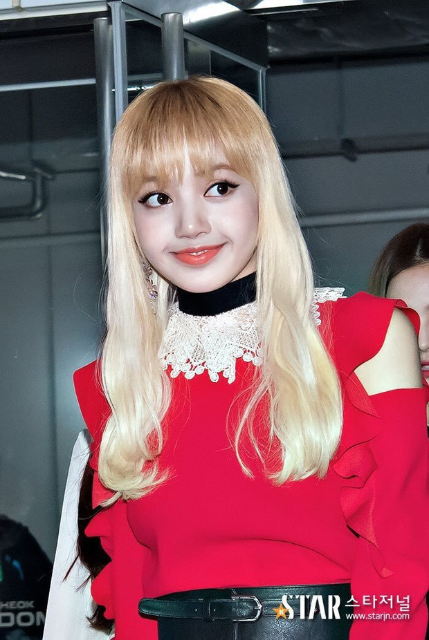 Ngoại hình khác xa sau 10 năm ra mắt của Lisa (Black Pink), G-Dragon, Ji Hyo (TWICE)... ảnh 11 Than tuong Kpop co ngoai hinh khac xa sau 10 nam ra mat hinh anh 11 4_15759087754032050966448.jpeg