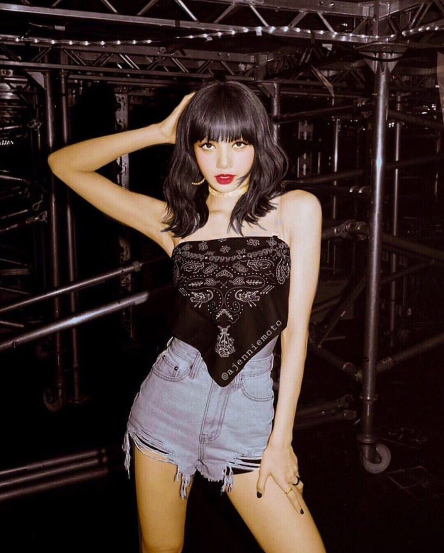 Ngoại hình khác xa sau 10 năm ra mắt của Lisa (Black Pink), G-Dragon, Ji Hyo (TWICE)... ảnh 12 Than tuong Kpop co ngoai hinh khac xa sau 10 nam ra mat hinh anh 12 1573147475_288_my_nhan_xu_han_dat_chuan_9_cai_dau_an_van_goi_cam_nhung_bi_boc_loi_khuyet_diem_d7fc5abu0aaubil_1572951936_width965height1200.jpg