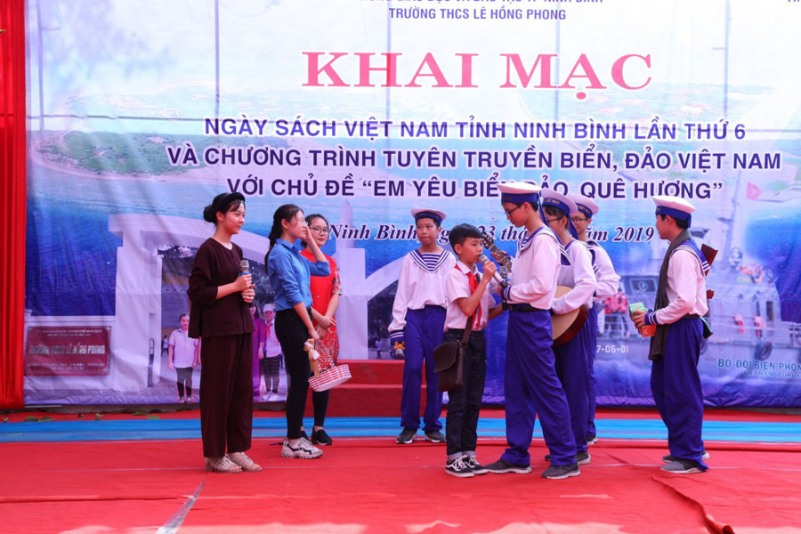 Học sinh Ninh Bình hưởng ứng Ngày sách Việt Nam Học sinh Ninh Bình hưởng ứng Ngày sách Việt Nam