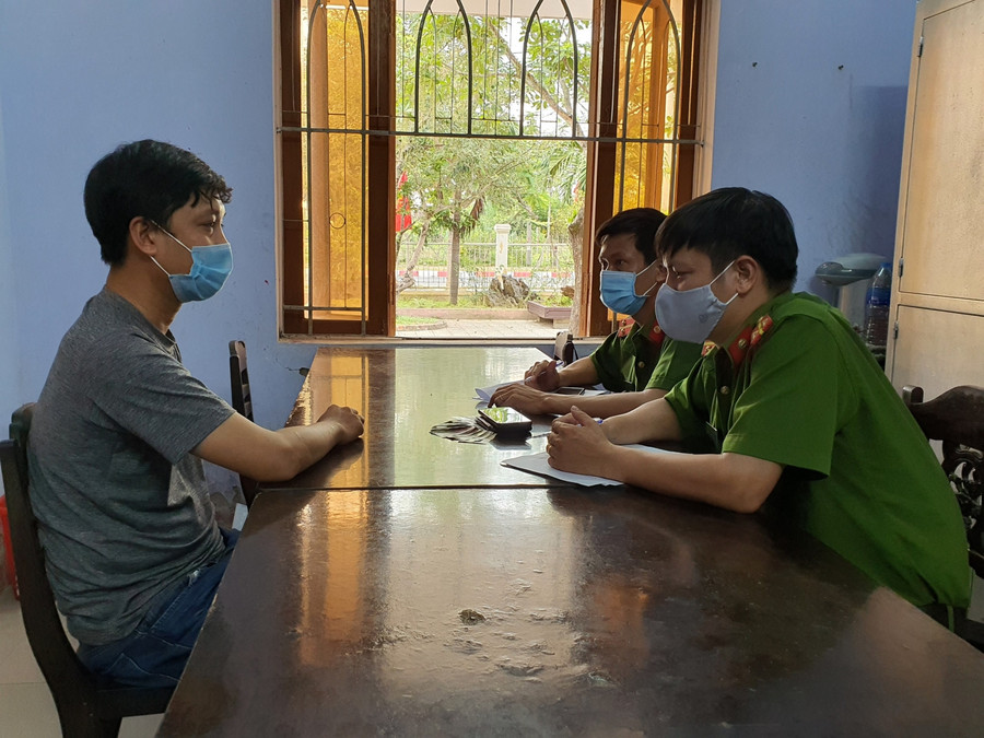 Đối tượng Lê Văn Tuấn tại cơ quan Công an.