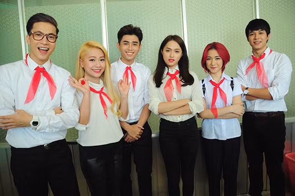 Dàn nghệ sĩ có dịp quay về thời học sinh đáng nhớ.