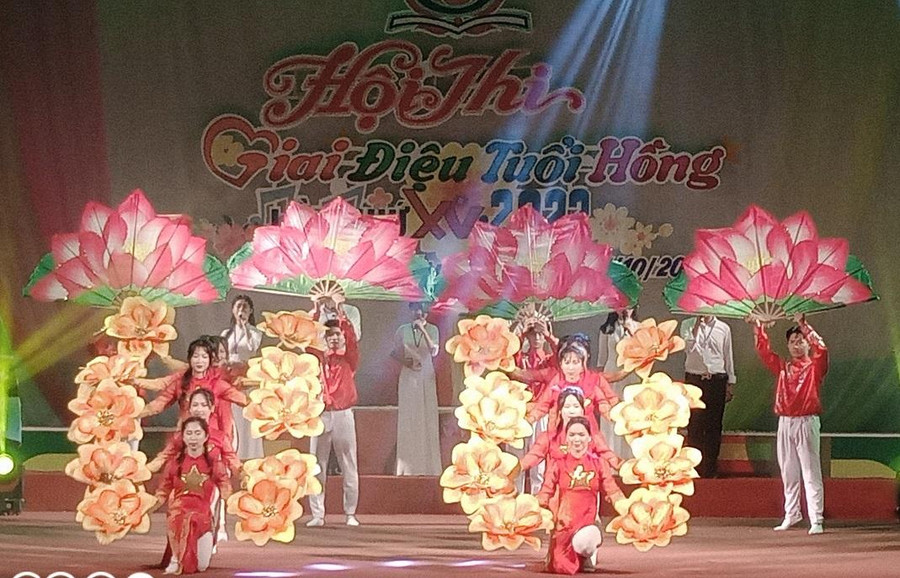 Nhiều tiết mục đặc sắc được biểu diễn tại Hội thi. Nhiều tiết mục đặc sắc được biểu diễn tại Hội thi.