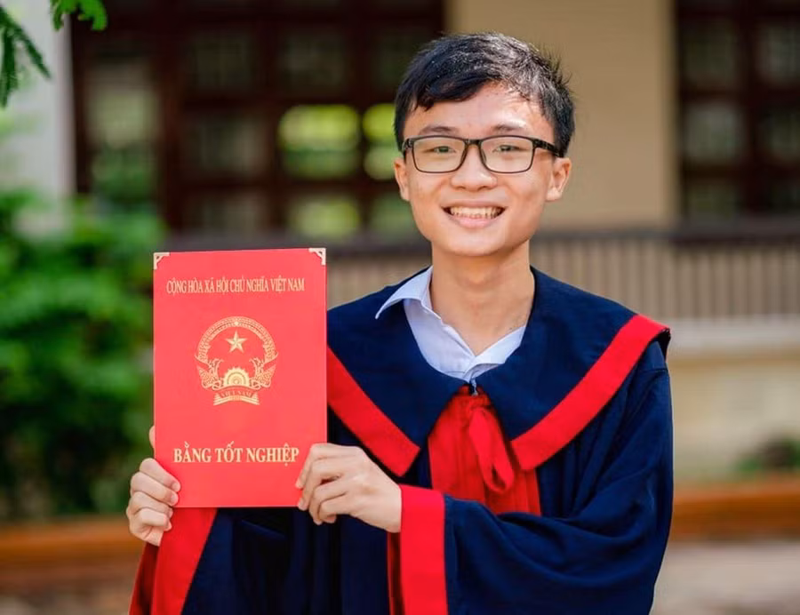 Em Nguyễn Ngọc Tân, thủ khoa Kỳ thi tốt nghiệp THPT năm 2022 tỉnh Tiền Giang.