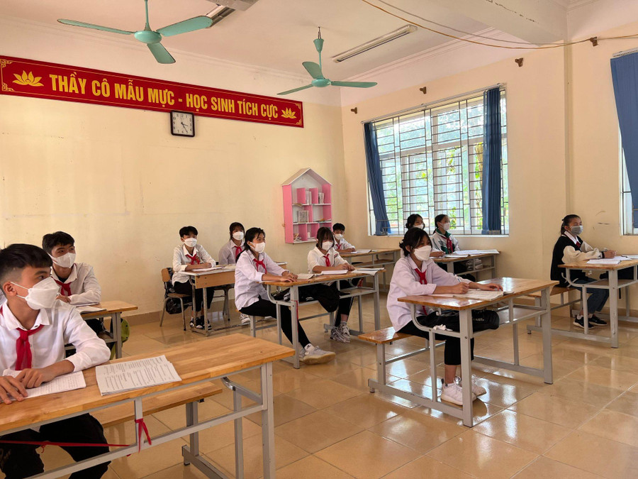 Học sinh Trường Tiểu học và THCS Bản Sen, huyện Vân Đồn, tỉnh Quảng Ninh. Ảnh: TG Học sinh Trường Tiểu học và THCS Bản Sen, huyện Vân Đồn, tỉnh Quảng Ninh. Ảnh: TG