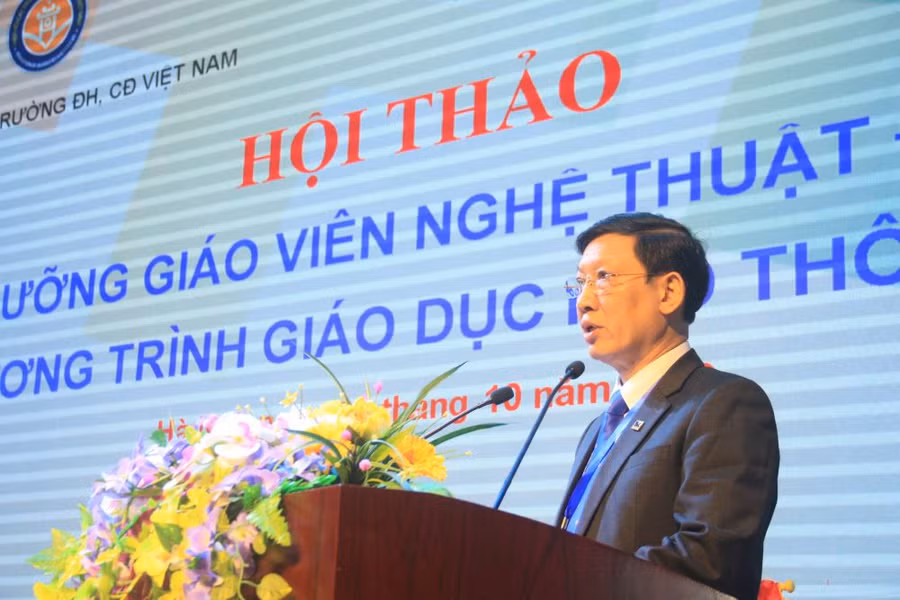 PGS.TS Đào Đăng Phượng – Hiệu trưởng Trường ĐHSP Nghệ thuật Trung ương, phát biểu tại hội thảo.