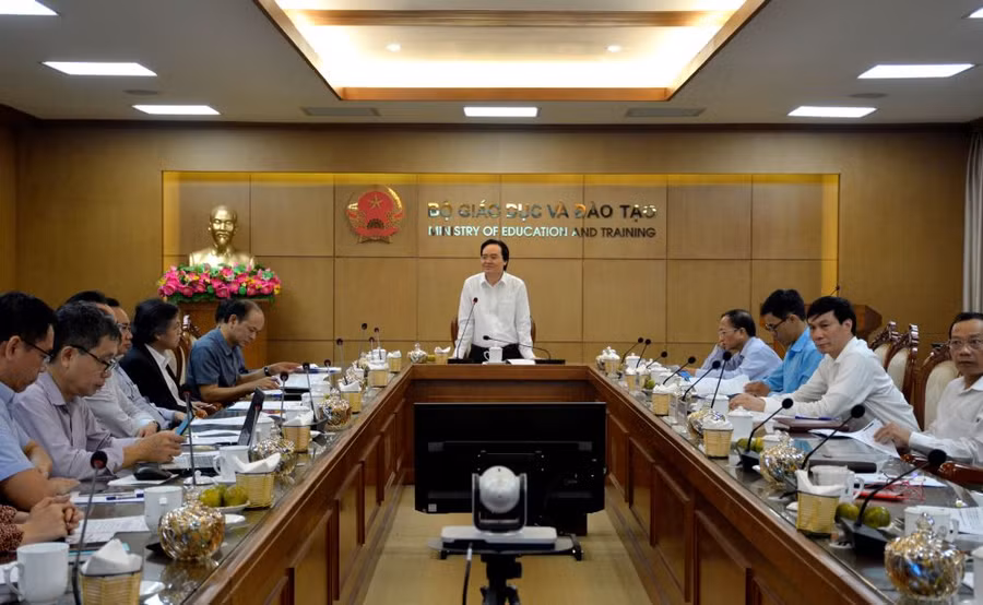 Tọa đàm lấy ý kiến về dự thảo kế hoạch triển khai Khung trình độ quốc gia Việt Nam cho các trình độ của giáo dục đại học. Tọa đàm lấy ý kiến về dự thảo kế hoạch triển khai Khung trình độ quốc gia Việt Nam cho các trình độ của giáo dục đại học.