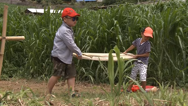 Tốt ti hóa anh hùng cứu mỹ nhân trong Bố ơi Mình đi đâu thế