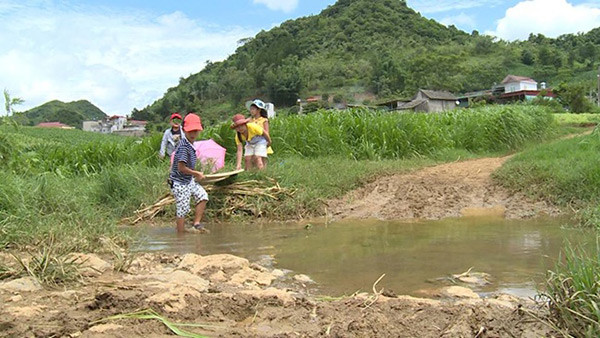 Tốt ti hóa anh hùng cứu mỹ nhân trong Bố ơi Mình đi đâu thế