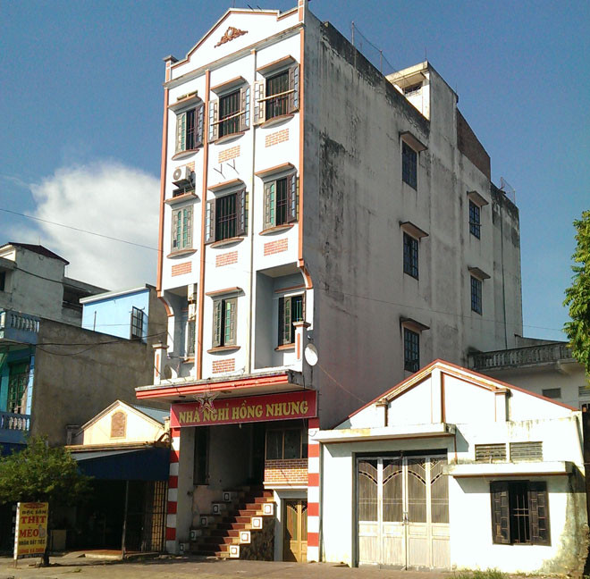 Nhân viên nhà nghỉ chích điện khách, rồi tạo hiện trường giả ảnh 1