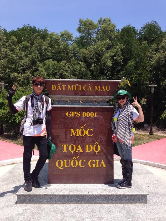 Sau lần đầu gặp mặt, cặp 9X trò chuyện rất nhiều và nảy sinh tình cảm. Nhiều lần đi chơi, hẹn hò nhưng chàng và nàng không ai tỏ tình. Cặp 9X mê phượt, đi hơn 30 tỉnh trong một năm