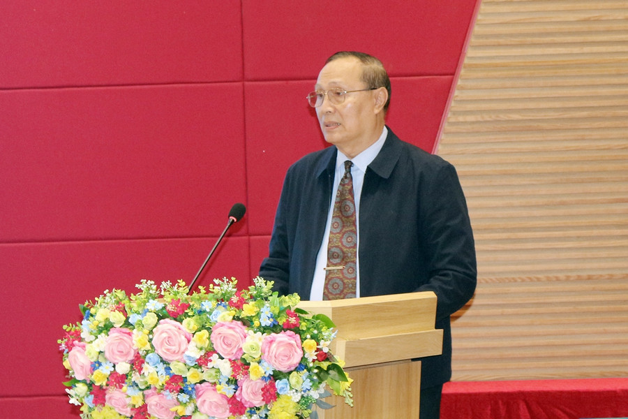 TS Nguyễn Thanh Dũng - Phó Hiệu trưởng Trường ĐH Cửu Long phát biểu tại buổi làm việc. TS Nguyễn Thanh Dũng - Phó Hiệu trưởng Trường ĐH Cửu Long phát biểu tại buổi làm việc.